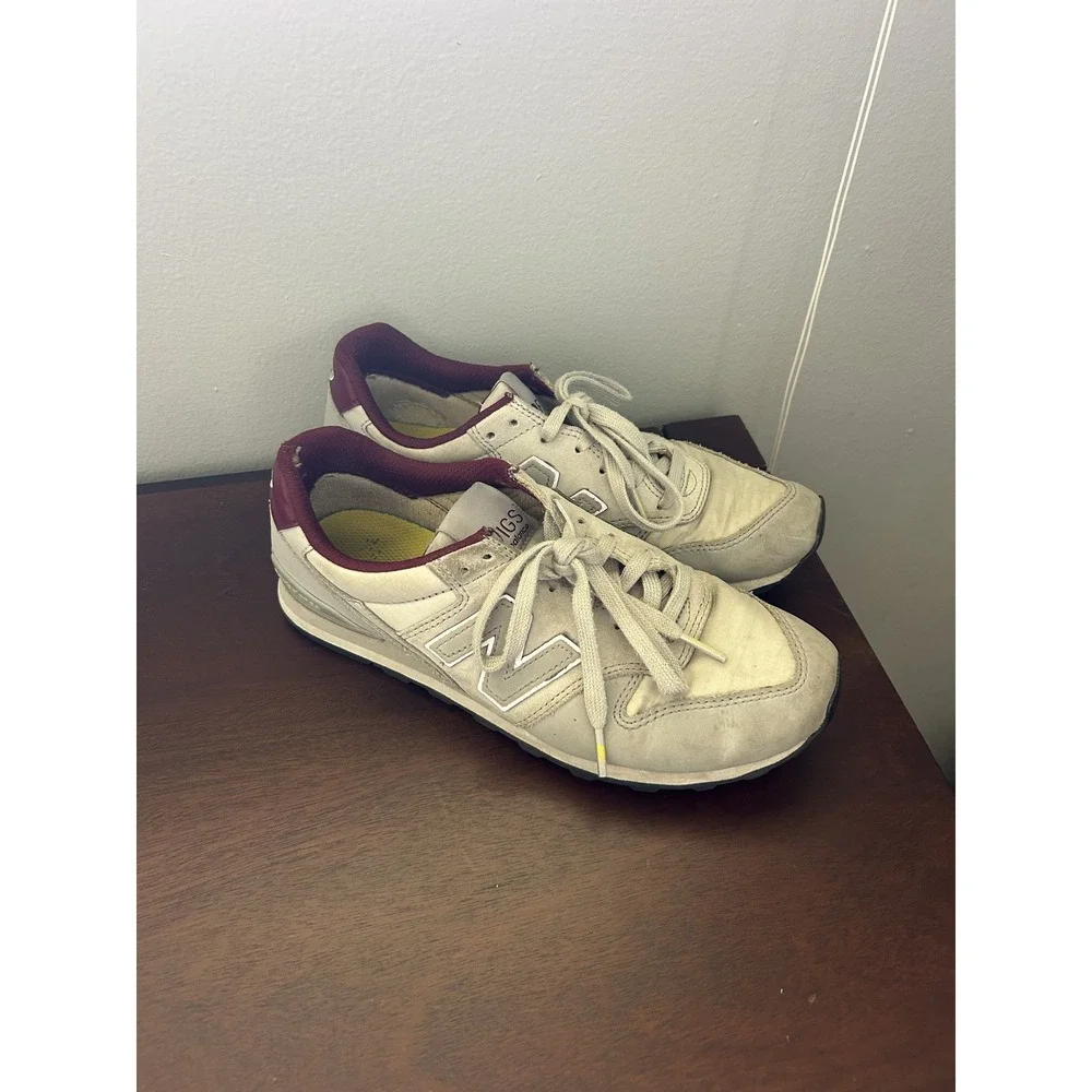 New Balance 996 Womens Sneakers Grey Burgundy Size 8.5